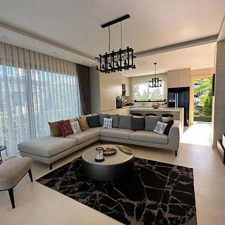 Villa шикарное на первой линии *