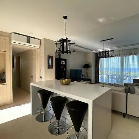 Villa шикарное на первой линии